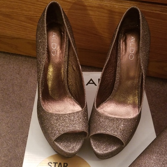 Sparkle peep toe heels with matching clutch - Picture 3 of 4